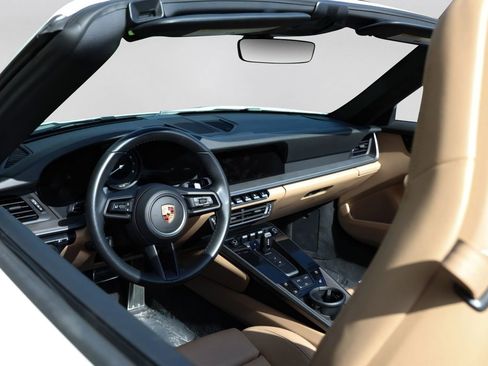 Used 2024 Porsche 911 Carrera RWD image 9