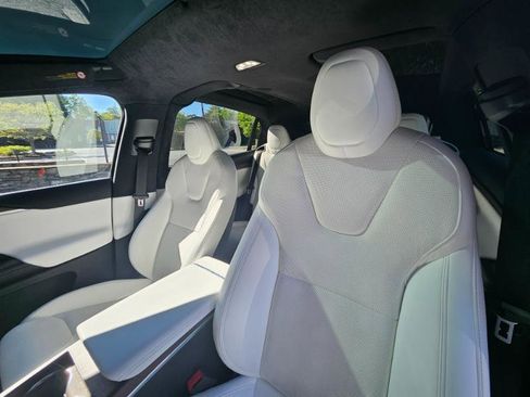 Used 2023 Tesla Model X image 34