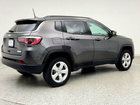 Used 2018 Jeep Compass Latitude w/ Popular Equipment Group AWD/4WD image 5