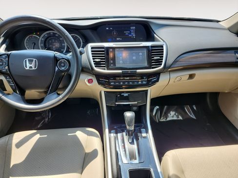 Used 2017 Honda Accord EX-L image 11