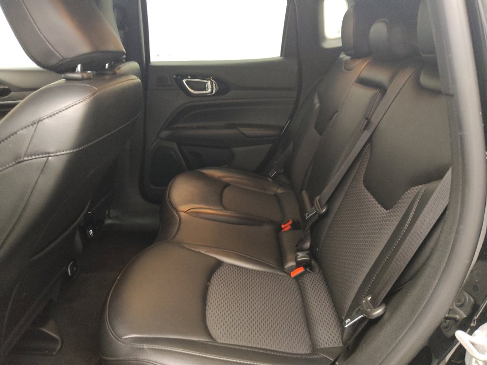 Used 2022 Jeep Compass Latitude w/ Sun and Sound Group AWD/4WD image 18
