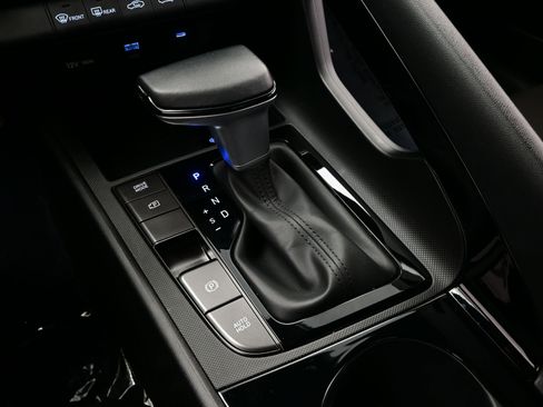 Certified 2025 Hyundai Elantra SEL image 20