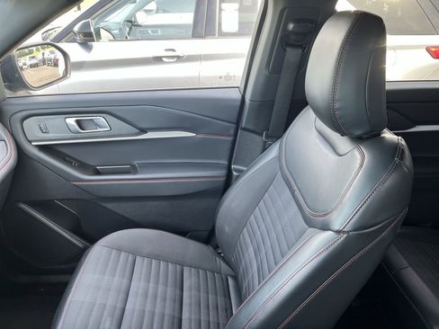 Used 2025 Ford Explorer ST-Line w/ ST-Line Street Pack AWD/4WD image 23