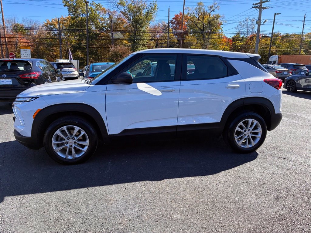 Used 2024 Chevrolet TrailBlazer LS AWD/4WD image 4