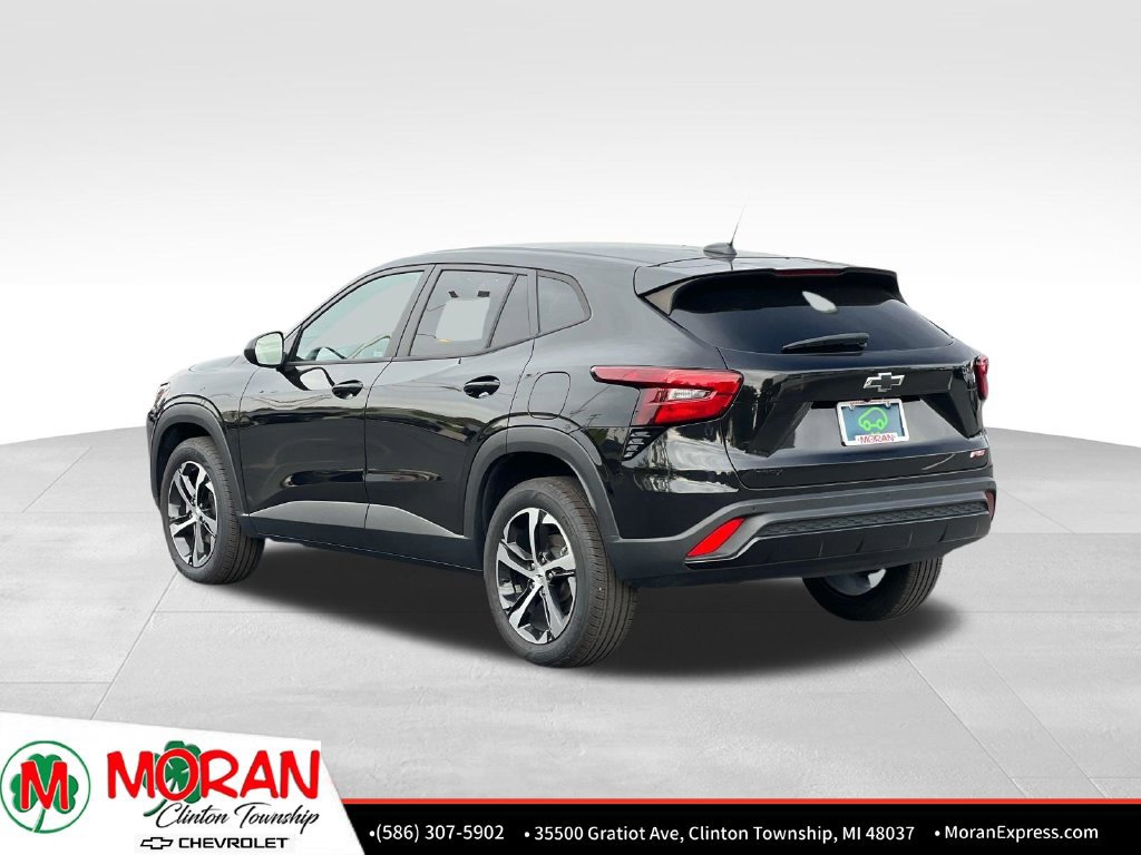 Used 2025 Chevrolet Trax RS w/ Driver Confidence Package FWD image 4