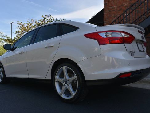 Used 2013 Ford Focus Titanium w/ Titanium Handling Pkg image 33