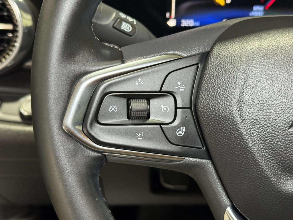 Used 2025 Chevrolet Trax ACTIV w/ Sunroof Package FWD image 10