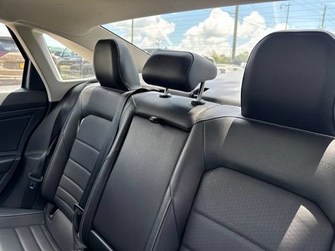 Used 2024 Volkswagen Jetta SE FWD image 22