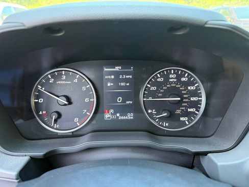 Used 2025 Subaru Crosstrek 2.5i Premium AWD/4WD image 4