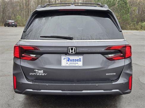 New 2026 Honda Odyssey Touring image 10