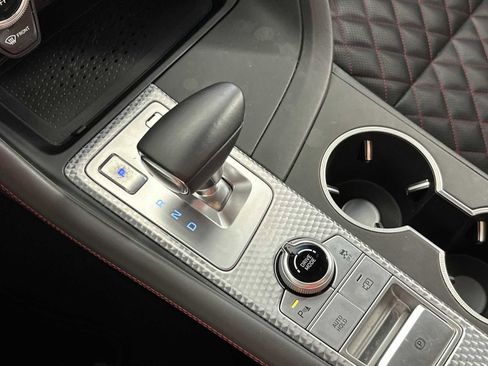 Used 2022 Genesis G70 3.3T image 22