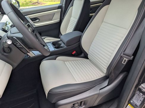 New 2026 Land Rover Discovery Sport Landmark AWD/4WD image 5