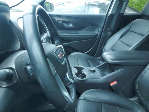 Used 2024 GMC Terrain SLT AWD/4WD image 10