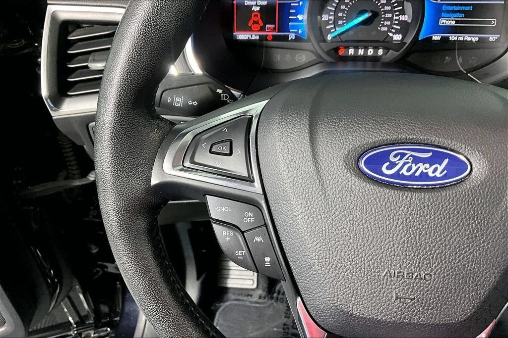 Used 2021 Ford Edge Titanium w/ Equipment Group 301A FWD image 18