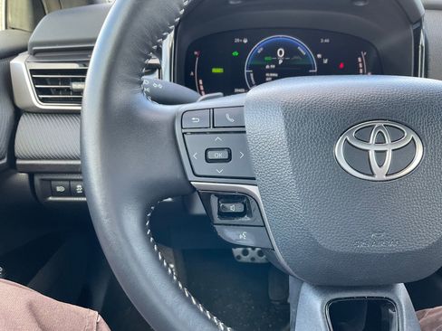 Used 2025 Toyota Camry image 20