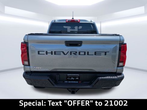 Used 2025 Chevrolet Colorado ZR2 w/ Technology Package AWD/4WD image 5