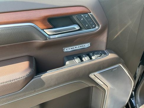 Used 2023 GMC Sierra 1500 Denali w/ Technology Package image 18