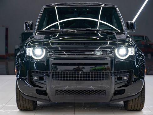 Used 2023 Land Rover Defender 110 V8 image 2