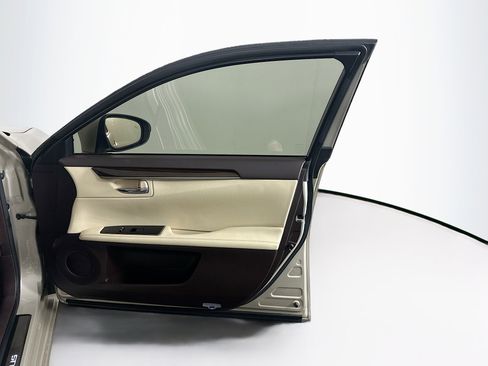 Used 2016 Lexus ES 350 w/ Luxury Package w/Wood Trim FWD image 35