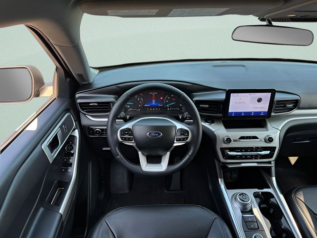 Used 2023 Ford Explorer XLT w/ Equipment Group 202A AWD/4WD image 8