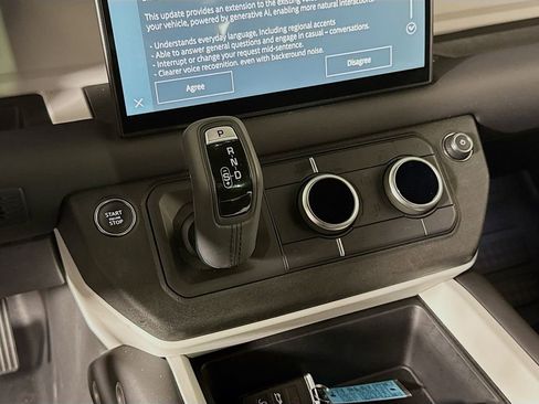 Used 2025 Land Rover Defender 110 S image 16