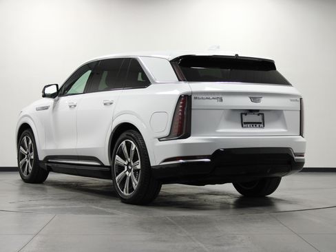 Used 2025 Cadillac Escalade IQ Luxury 2 w/ LPO, Premium Carpet Package AWD/4WD image 6