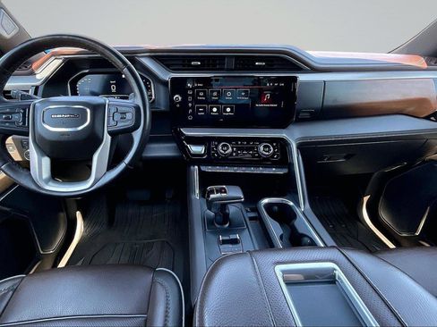 Used 2022 GMC Sierra 1500 Denali w/ Technology Package AWD/4WD image 39