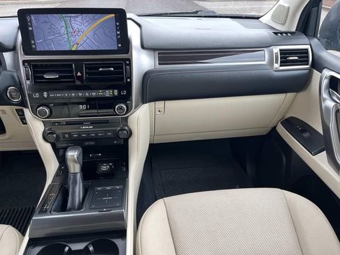 Used 2023 Lexus GX 460 Premium image 13