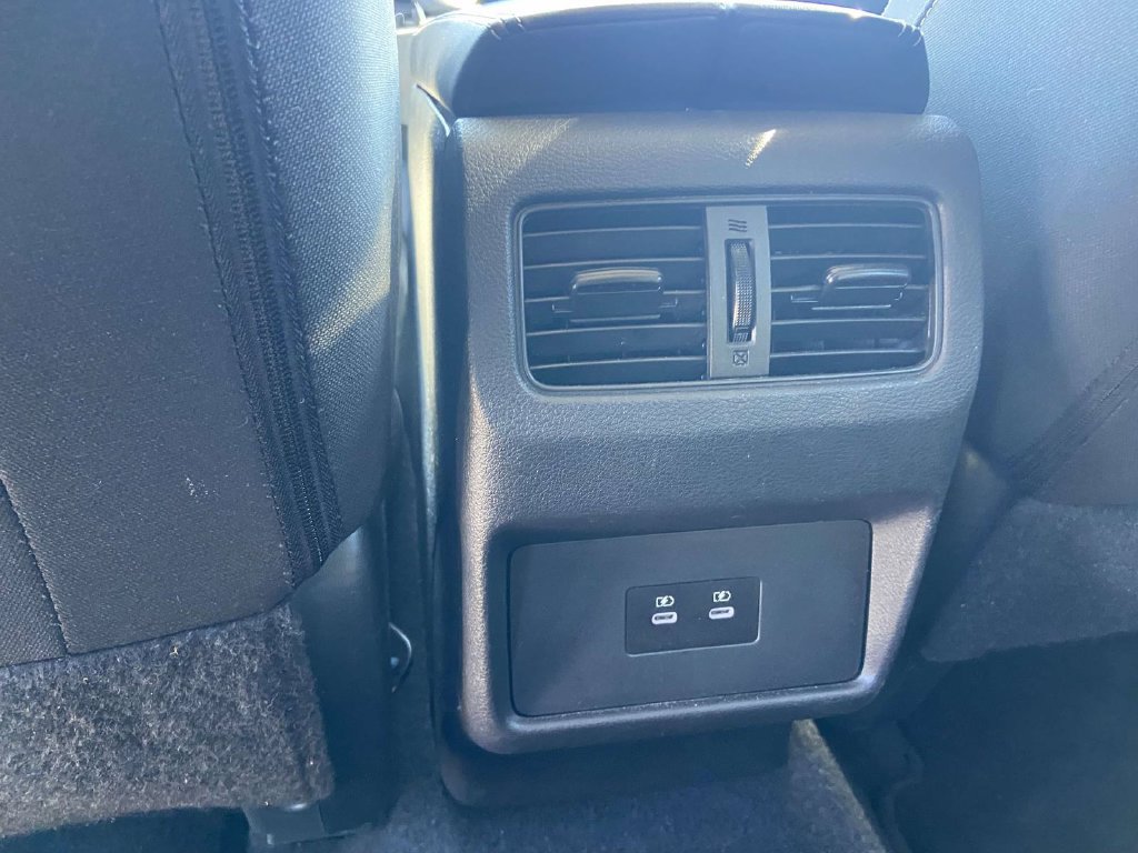 Used 2025 Nissan Rogue SV AWD/4WD image 16