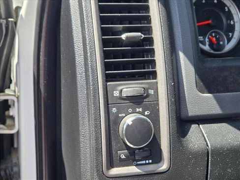 Used 2015 RAM 2500 Tradesman w/ Chrome Appearance Group AWD/4WD image 12