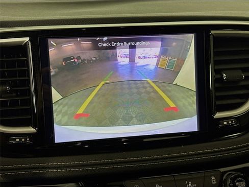 Used 2021 Chrysler Pacifica Touring-L w/ Uconnect Theater Family Group FWD image 16