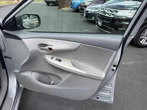 Used 2010 Toyota Corolla LE FWD image 14
