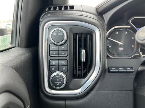 Used 2021 GMC Sierra 2500 Denali w/ Denali Black Diamond Edition image 19