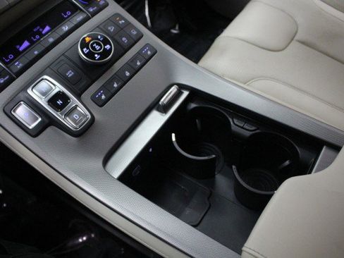 Used 2020 Hyundai Palisade Limited image 18