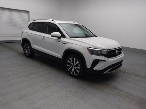 Used 2024 Volkswagen Taos SE FWD image 13