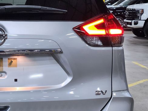 Used 2020 Nissan Rogue SV w/ Sun & Sound Touring Package image 22