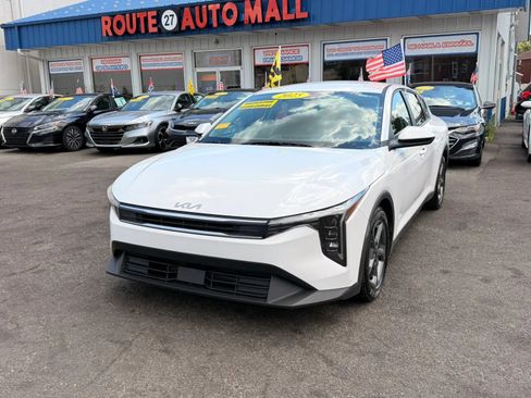 Used 2025 Kia K4 FWD image 4