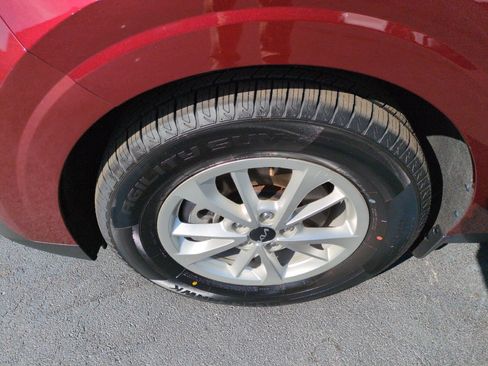 Used 2023 Kia Carnival LX FWD image 12