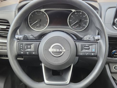 Used 2022 Nissan Rogue SV image 23