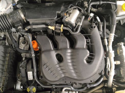 Used 2019 Jeep Cherokee Limited w/ Technology Group image 30