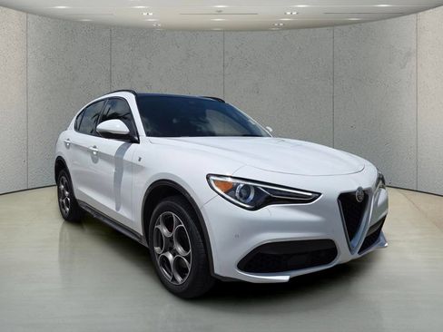Used 2022 Alfa Romeo Stelvio Ti AWD/4WD image 13