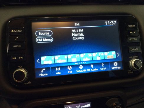 Used 2024 Nissan Kicks SR image 19