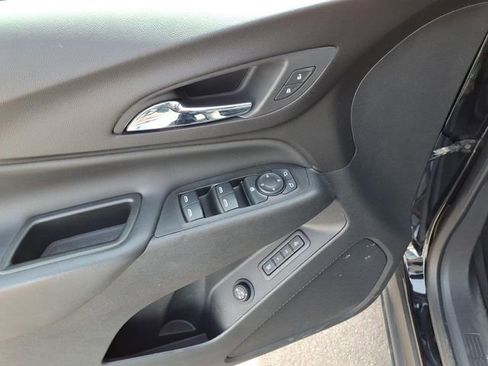 Used 2021 Chevrolet Equinox LT image 17