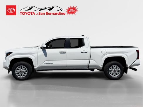 Certified 2025 Toyota Tacoma SR5 AWD/4WD image 2