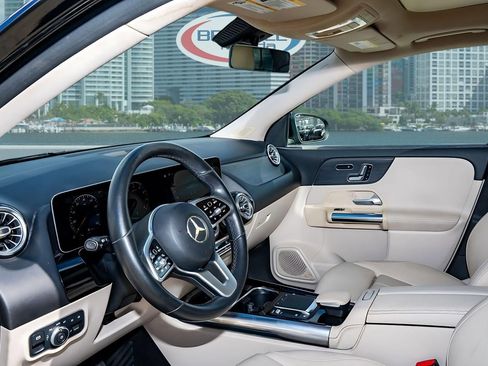 Used 2021 Mercedes-Benz GLA 250 w/ Premium Package image 5