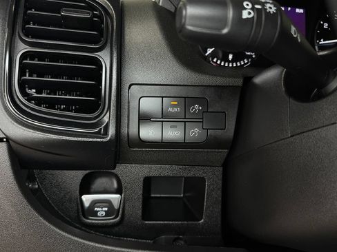 Used 2025 RAM ProMaster 2500 w/ Convenience Group FWD image 16