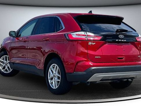 Used 2024 Ford Edge SEL w/ Convenience Package AWD/4WD image 4