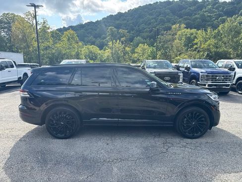 Used 2023 Lincoln Aviator Reserve w/ Equipment Group 201A AWD/4WD image 2