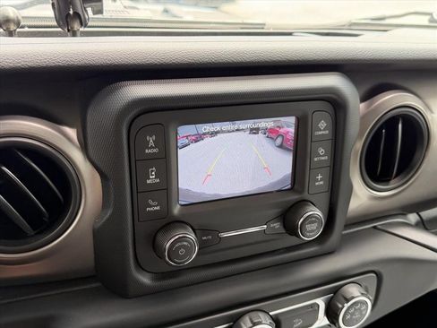 Used 2019 Jeep Wrangler Sport AWD/4WD image 26