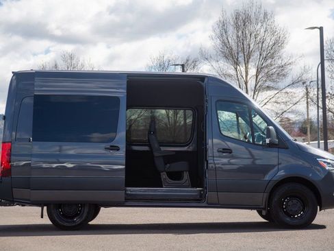 Used 2025 Mercedes-Benz Sprinter 2500 image 6